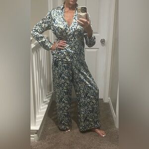 Women’s silk set